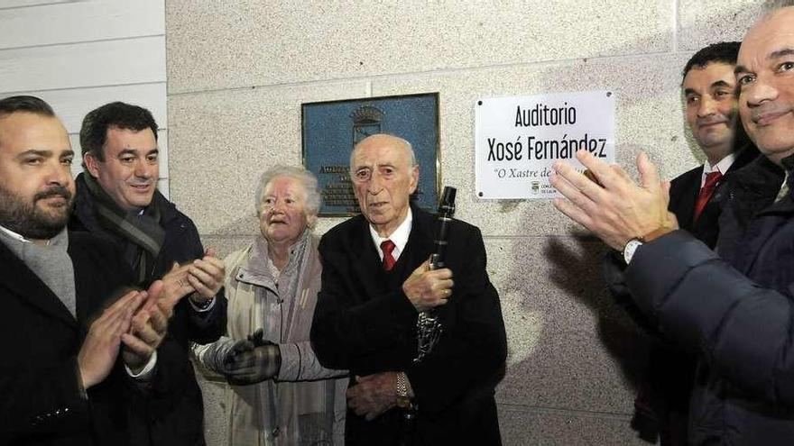 Cuiña y Crespo, el pasado día 25, en el acto para bautizar el auditorio de Vilatuxe. // Bernabé/Javier Lalín