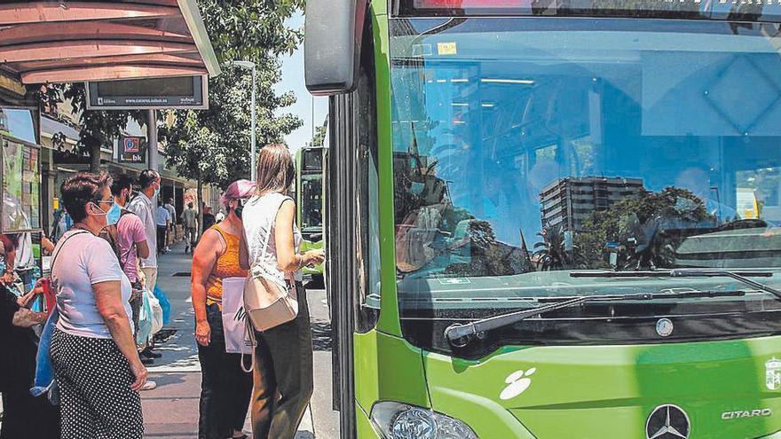 Siete meses de bus gratis en Cáceres para menores de 16 años