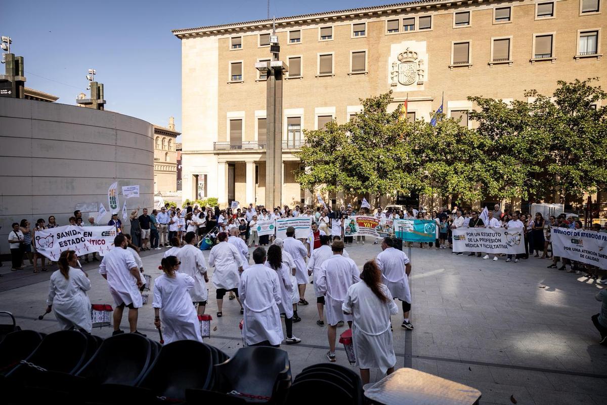 Protesta de los médicos en la quinta semana de huelga.