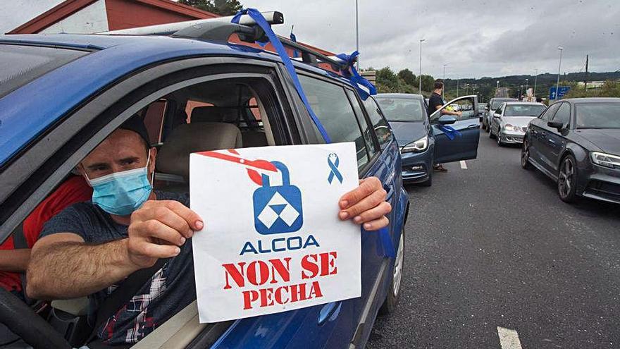 Caravana de trabajadores de Alcoa San Cibrao.