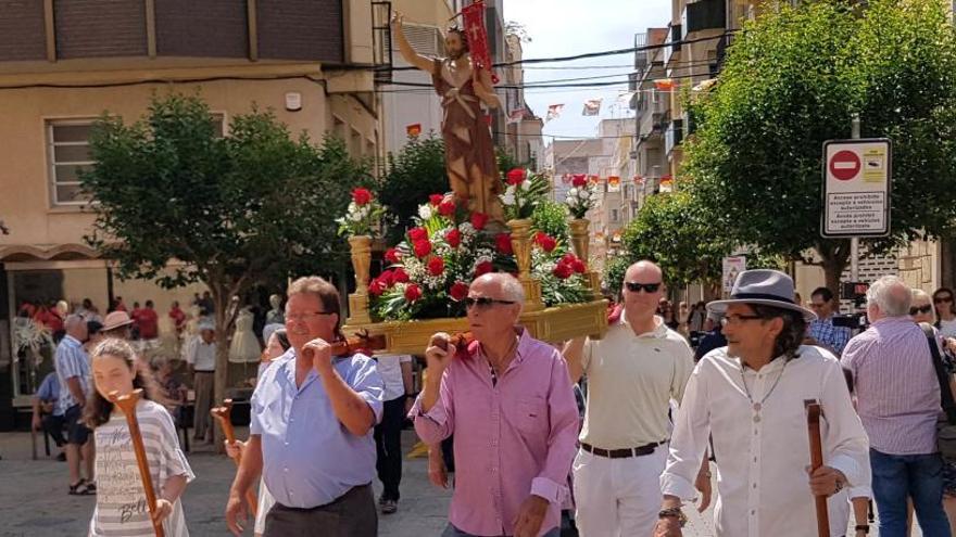 Procesión por las calles de Vinaròs.