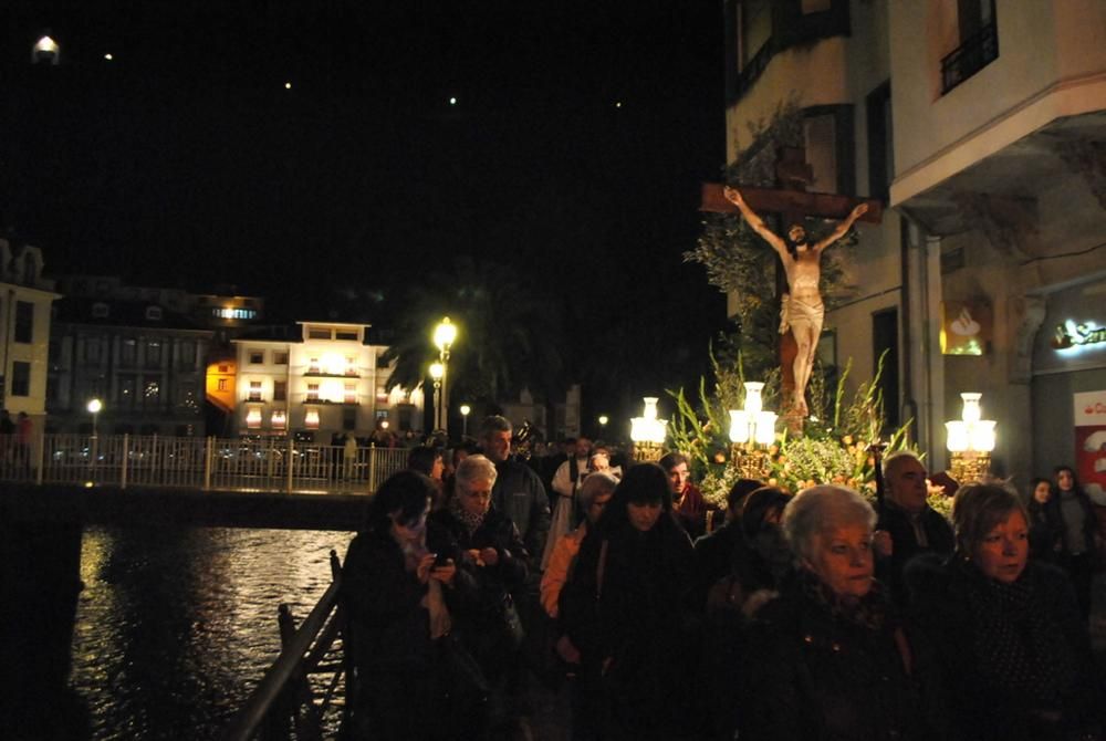 Procesión del Cristo del Perdón en Luarca