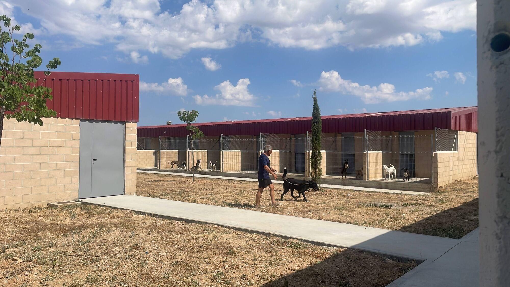 Visita a las instalaciones del nuevo Centro de Protección Animal