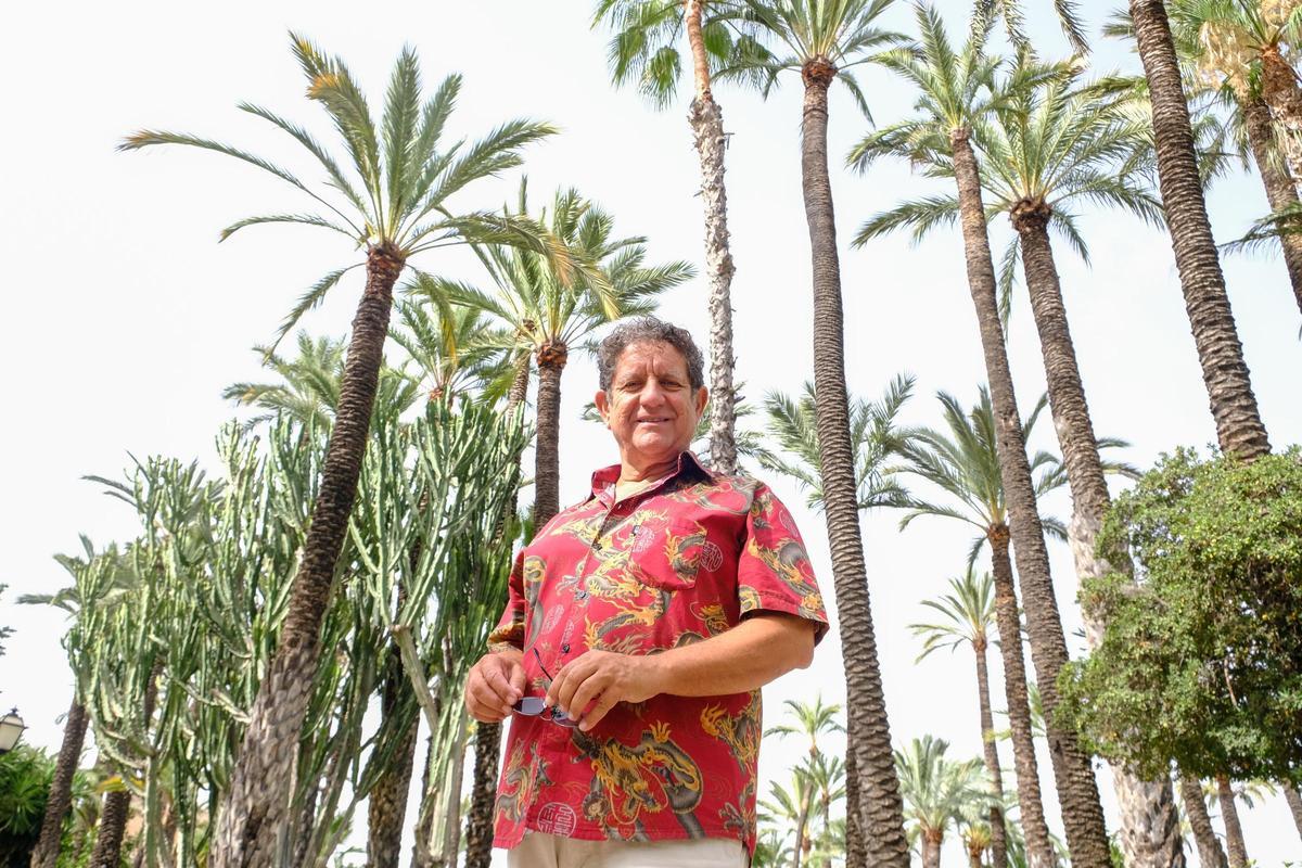 Pedro Casablanc en l'Hort del Xocolater este jueves horas antes de la clausura del Festival de Cine de Elche