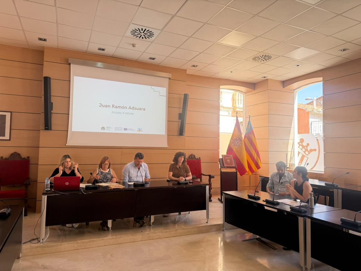 Presentación en el salón de plenos.