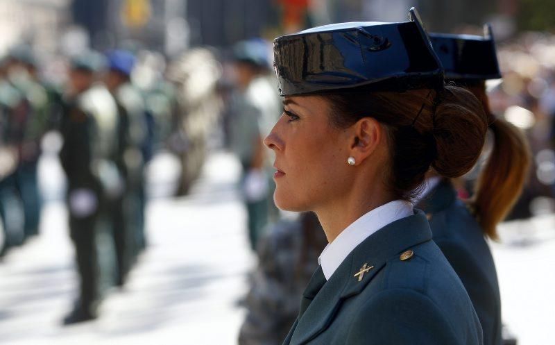 La Guardia Civil rinde homenaje a la Virgen del Pilar, su patrona.