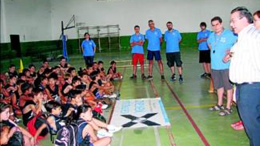 80 niños, basket y un clima de gran ilusión