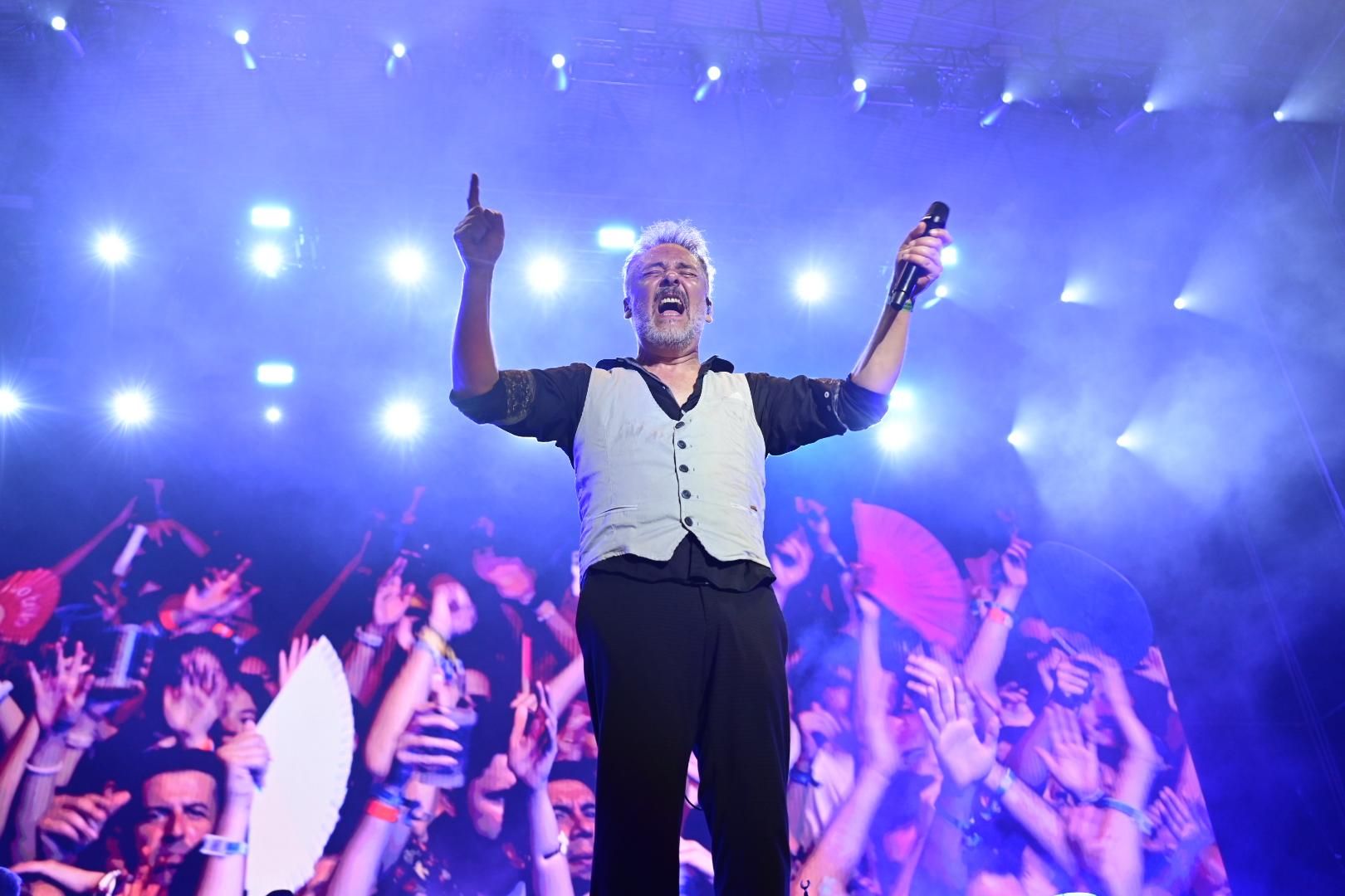 Galería | Love Of Lesbian enloquece a los 'fibers'