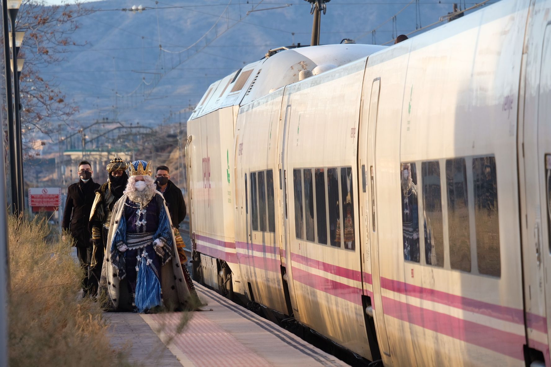 Los Reyes Magos llegan a Novelda en tren