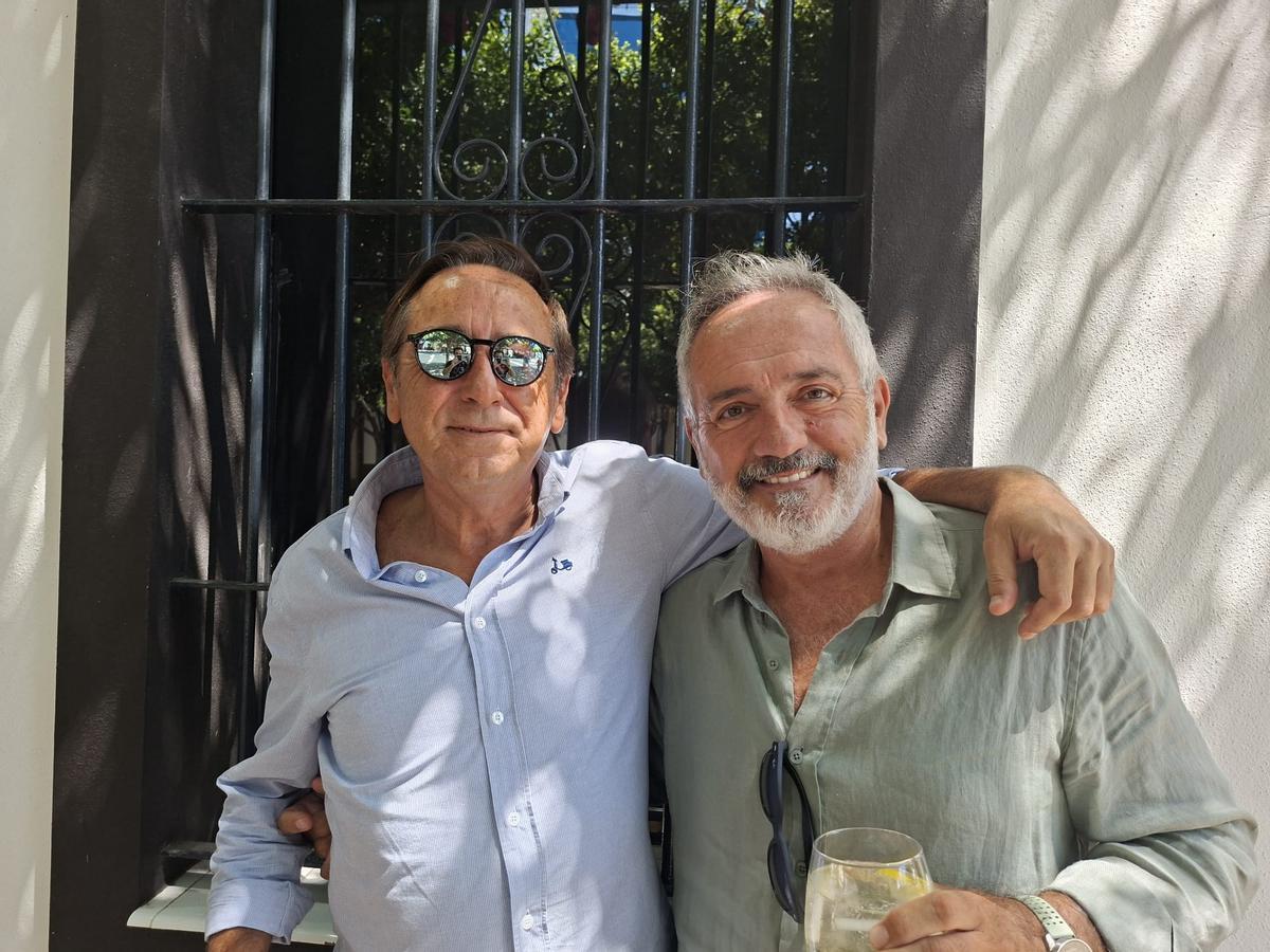 José María junto a su amigo en la Feria del Real