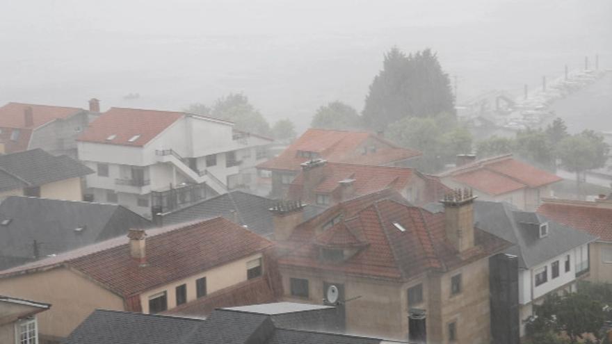 Tromba de agua caída sobre el entorno de Vigo este viernes.
