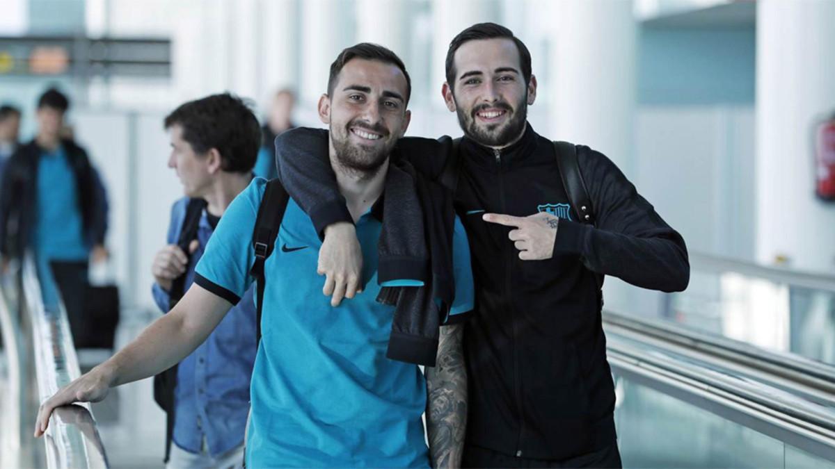 Aleix Vidal con Paco Alcácer en el desplazamiento del Barça a Madrid para disputar el clásico