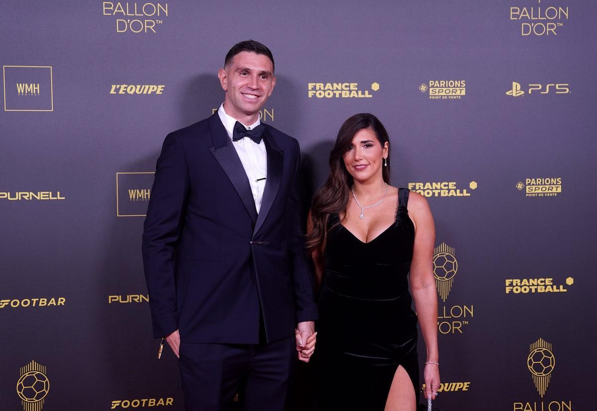 Emiliano Martinez con su mujer Amanda Martinez.