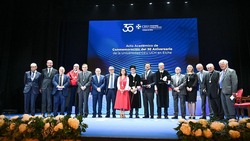 El CEU de Elche celebra su 30 aniversario con el impulso de Odontología y Psicología, y propone incorporar más grados