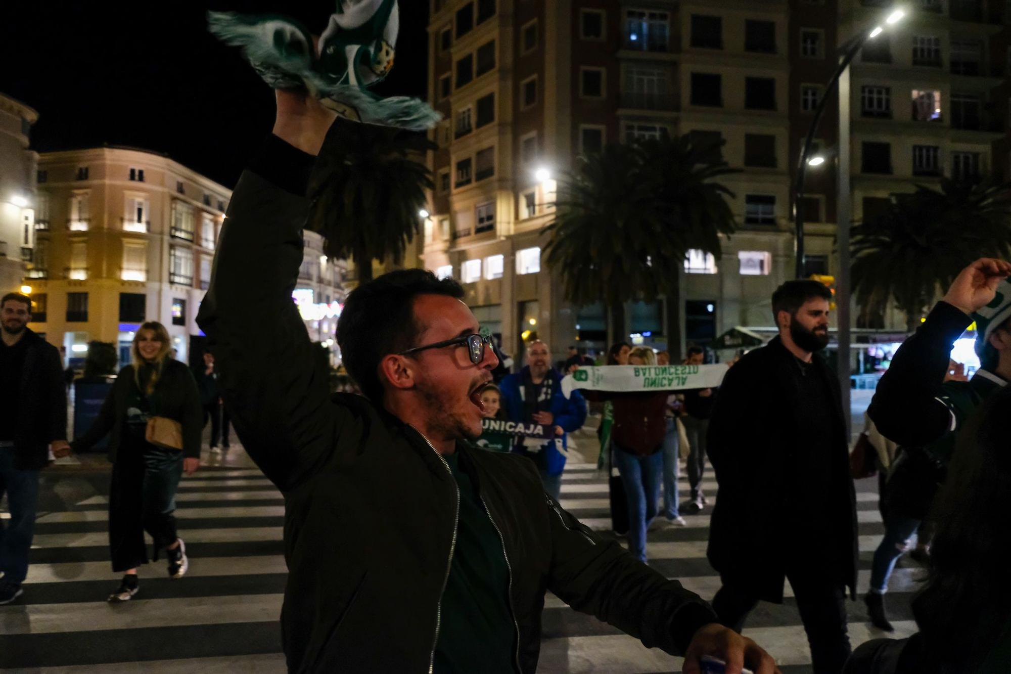 La afición del Unicaja celebra la Copa del Rey en las calles de Málaga