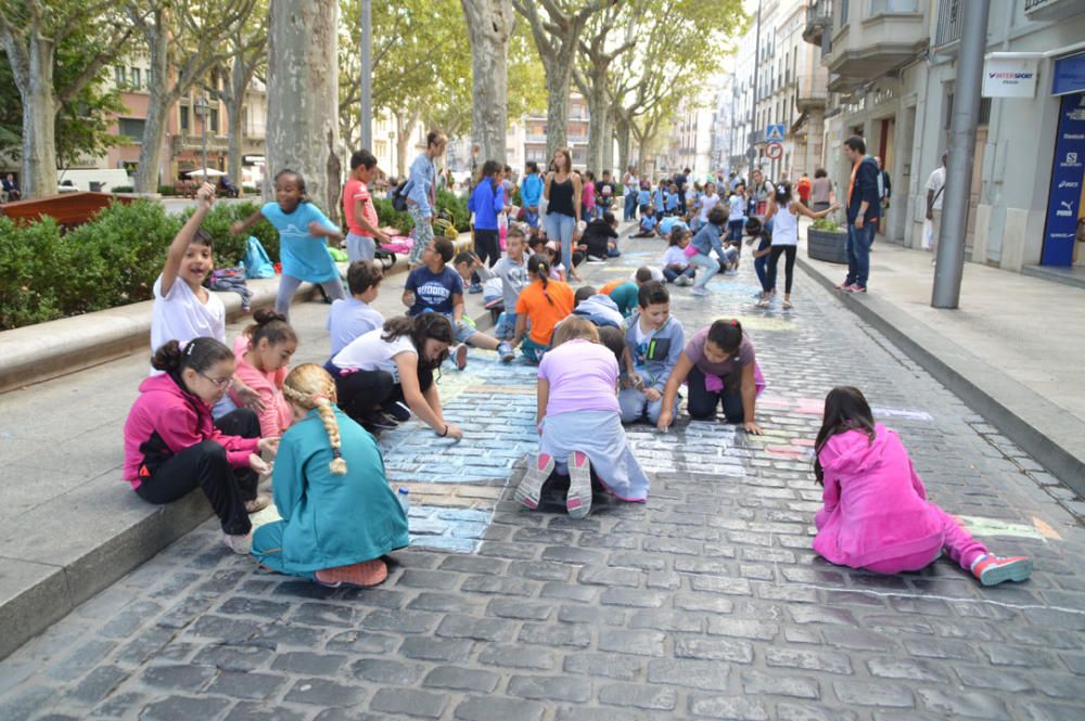 Els escolars pinten Figueres en la Setmana de la M