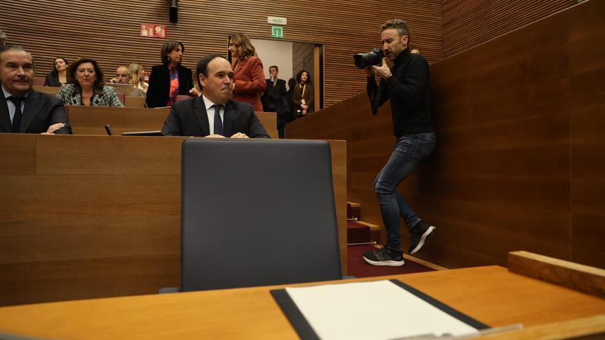 El escaño de Mazón, vacío.