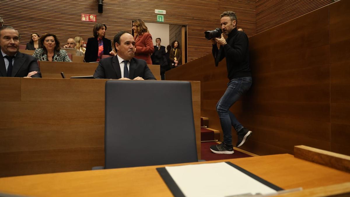 El escaño de Mazón, vacío.