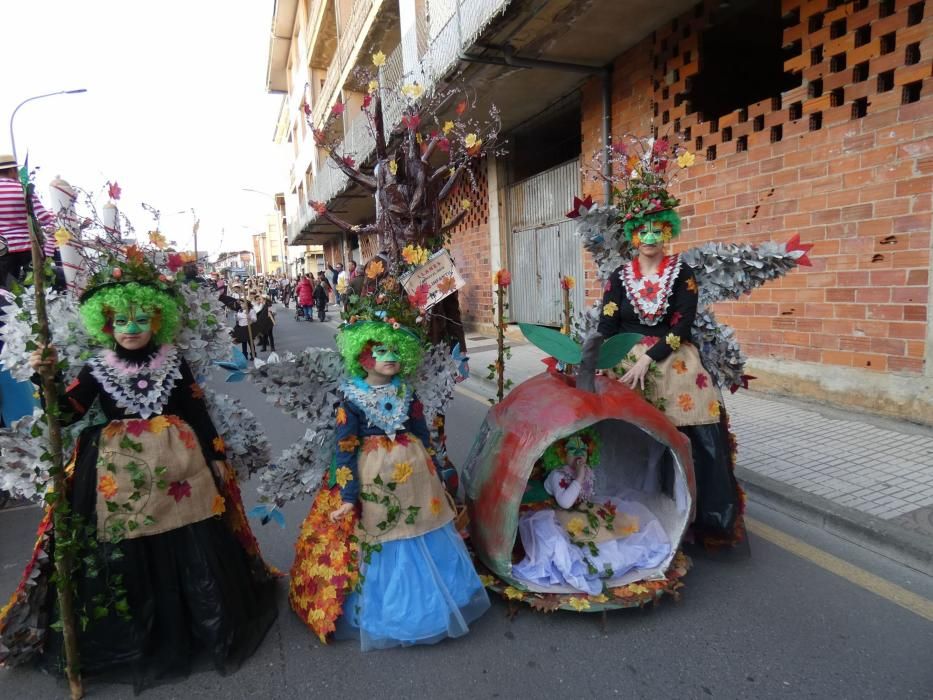 Carnaval 2019: Desfile de Antroxu en Llanes