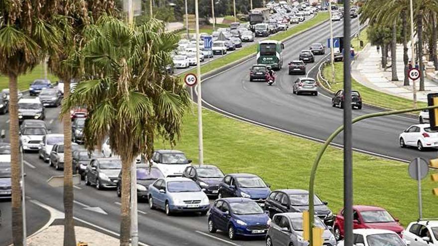 El boom en la venta de coches de empresa agrava el colapso circulatorio