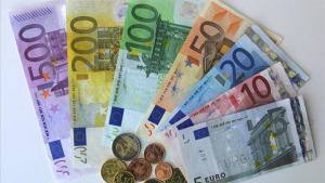 jcarbo223383 german euro notes and coins pictured in the regional central160826123219