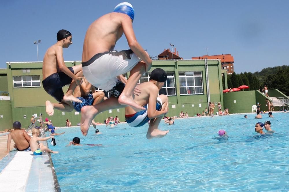 Primer fin de semana de la temporada de piscinas