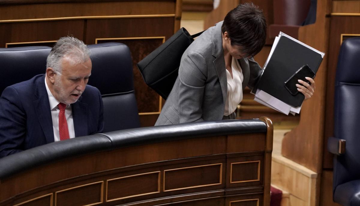 El ministro de Política Territorial, Ángel Víctor Torres, durante una sesión de control al Gobierno en el Congreso de los Diputados.