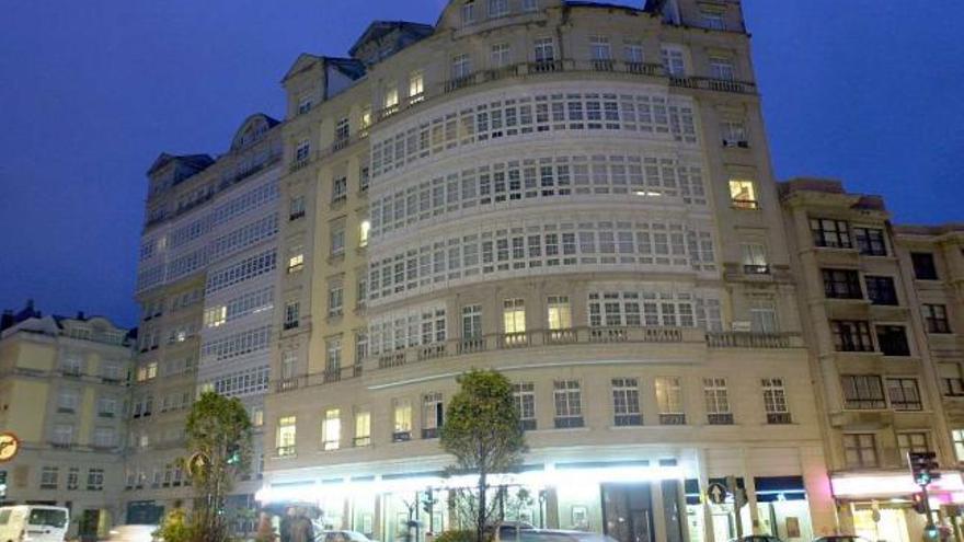 Edificio Conde de Fenosa, en la calle Fernando Macías. / aguete