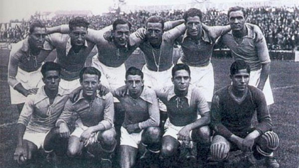 El once inicial que logró el ascenso a Primera en la temporada 1932-1933.