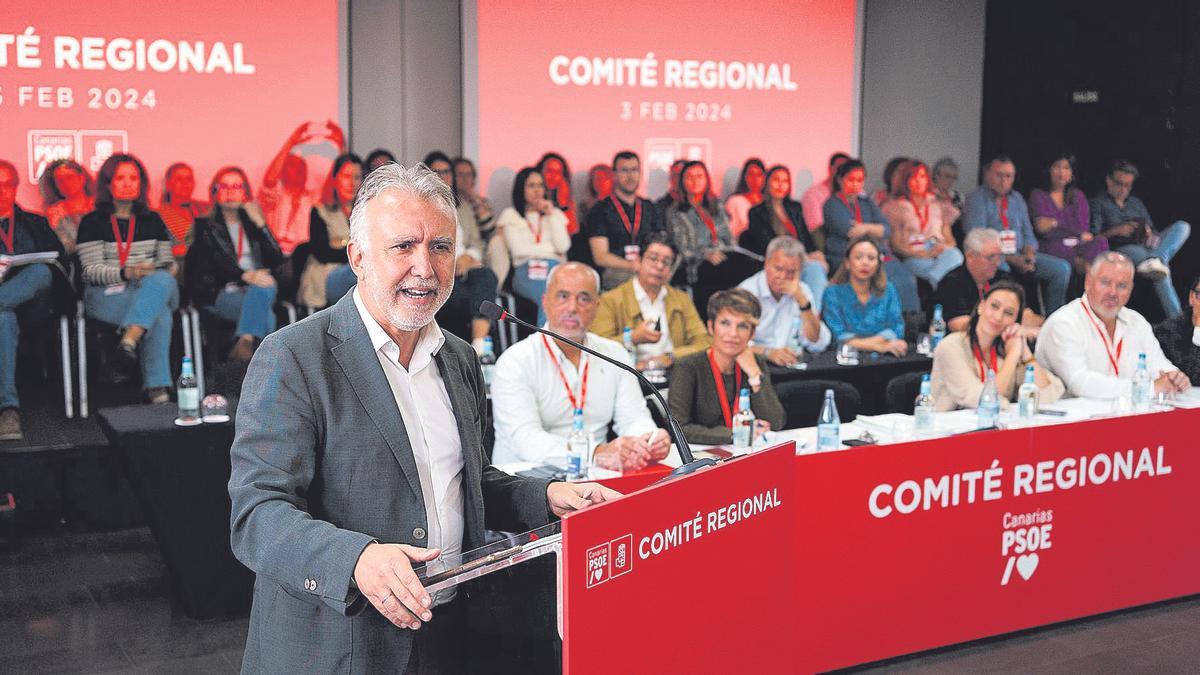 Ángel Víctor Torres se dirige al Comité Regional del PSOE en Tenerife en una imagen de archivo