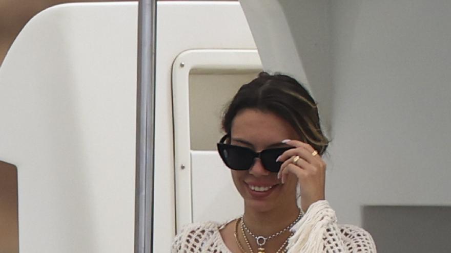 Alejandra Rubio cambia el tono para opinar de la portada en bikini de su suegra, Mar Flores