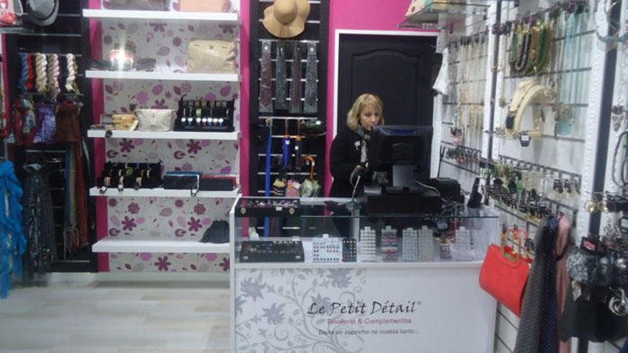 Mercedes Corral en su tienda Le Petit Détail en Zamora.