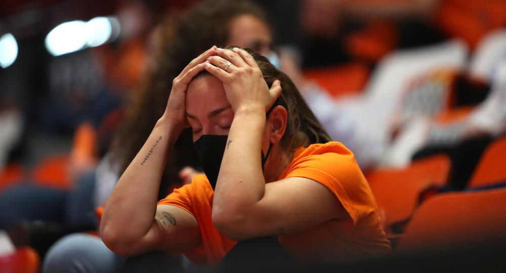 Pantallas gigantes en la Fonteta