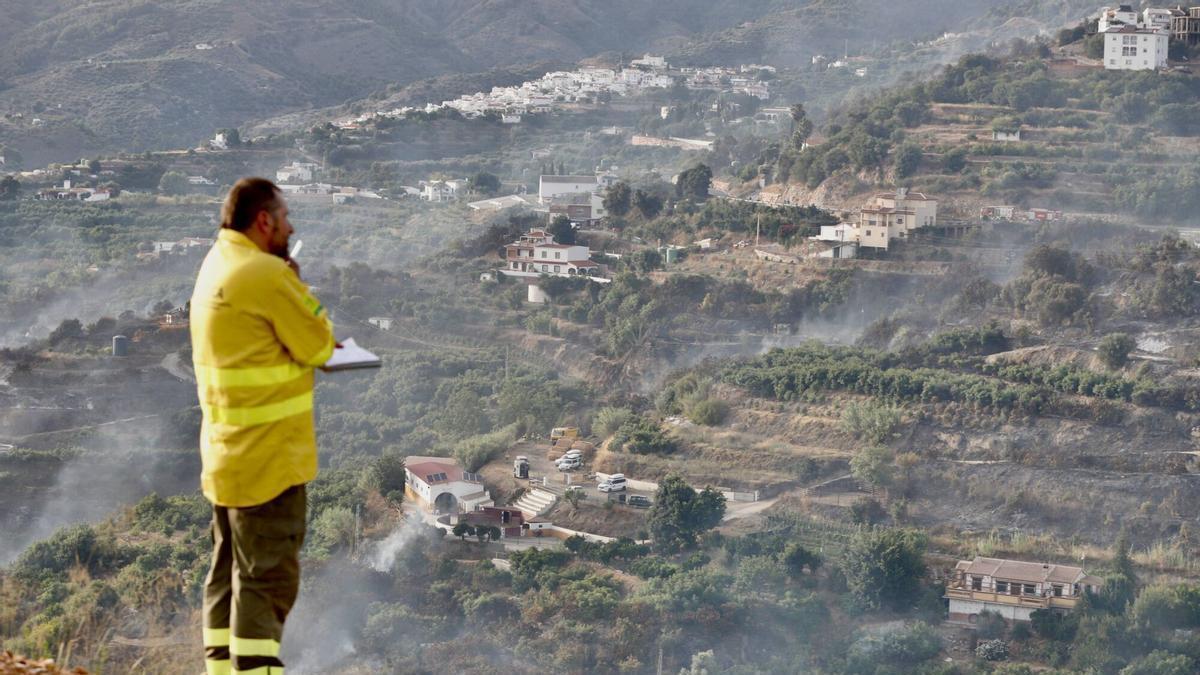 El Infoca da por estabilizado el fuego declarado en Álora.