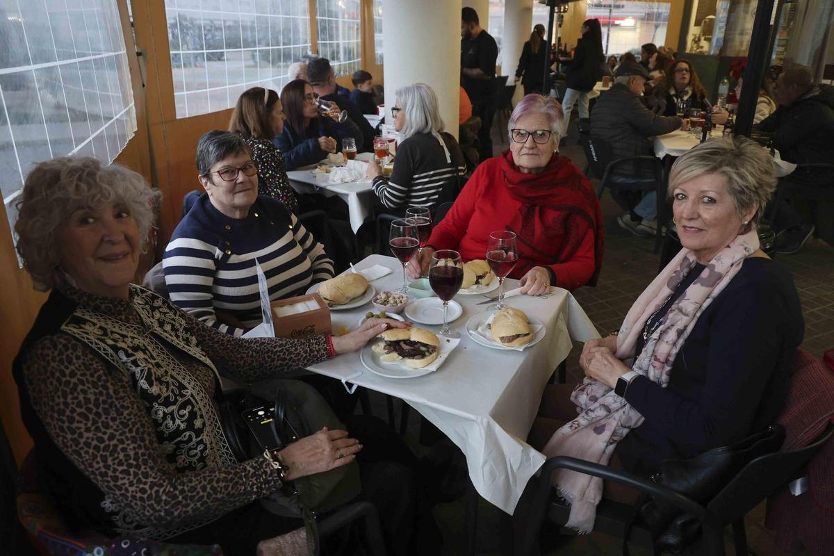El tradicional Dijous de Berenar coge fuerza en el Port de Sagunt