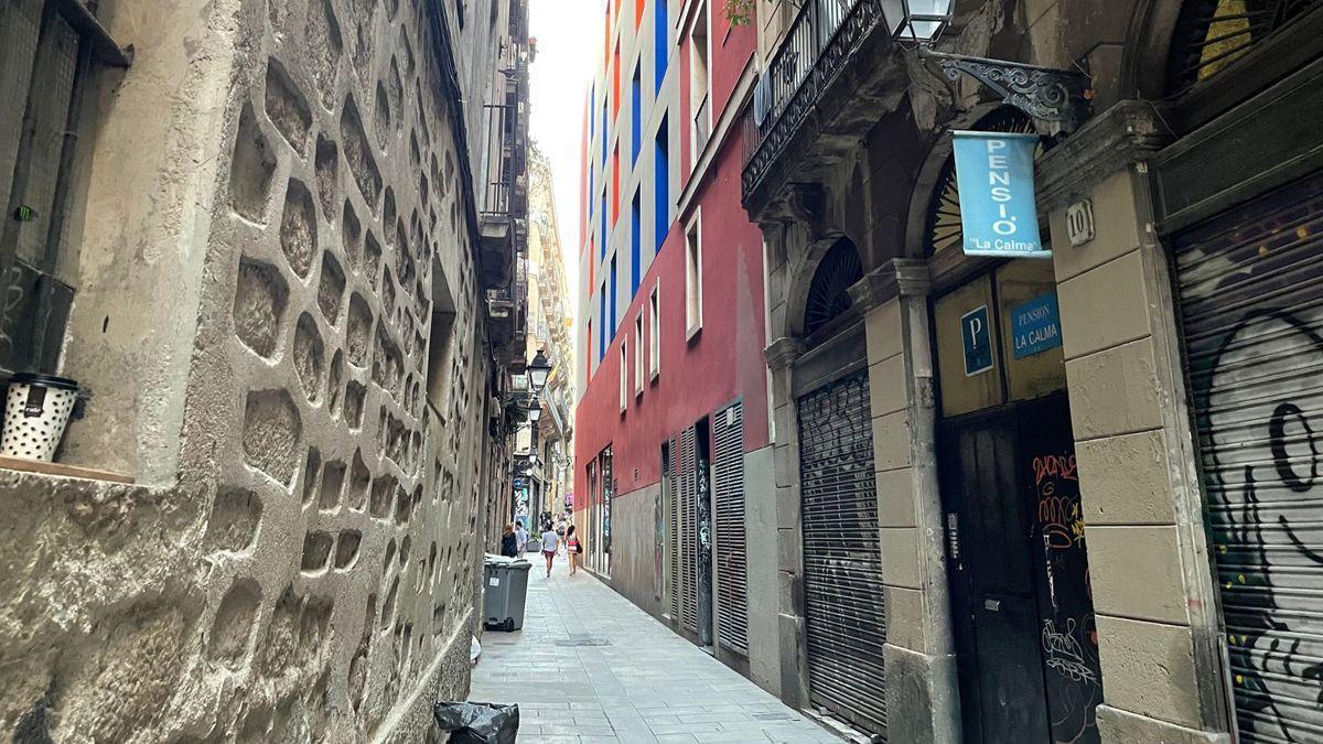L&#039;entrada de la pensió, al barri Gòtic de Barcelona