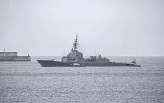 La fragata "Álvaro de Bazán" y el buque de aprovisionamiento de combate "Cantabria" llegan a Gijón