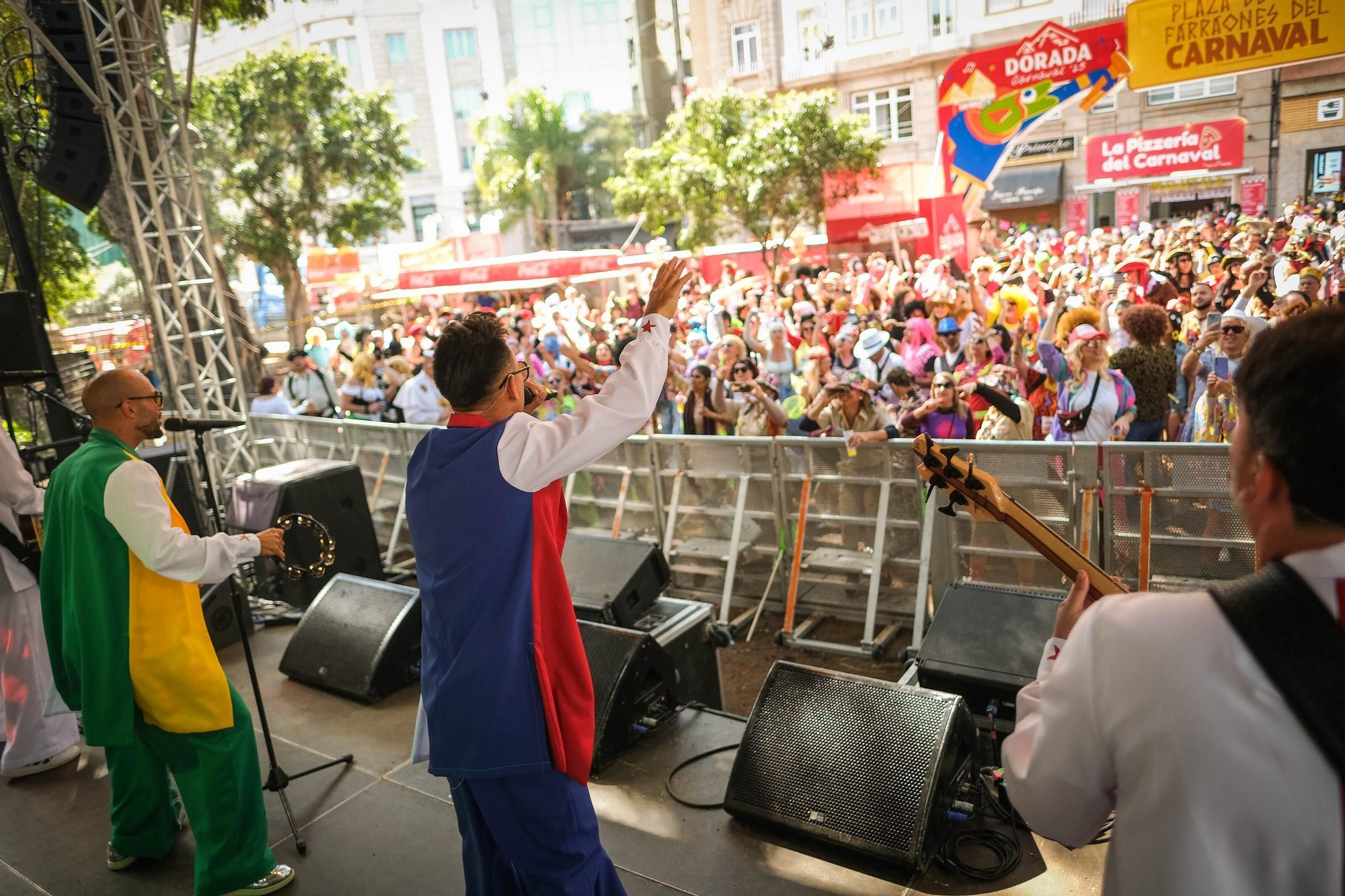 Santa Cruz celebra su segundo Carnaval de día