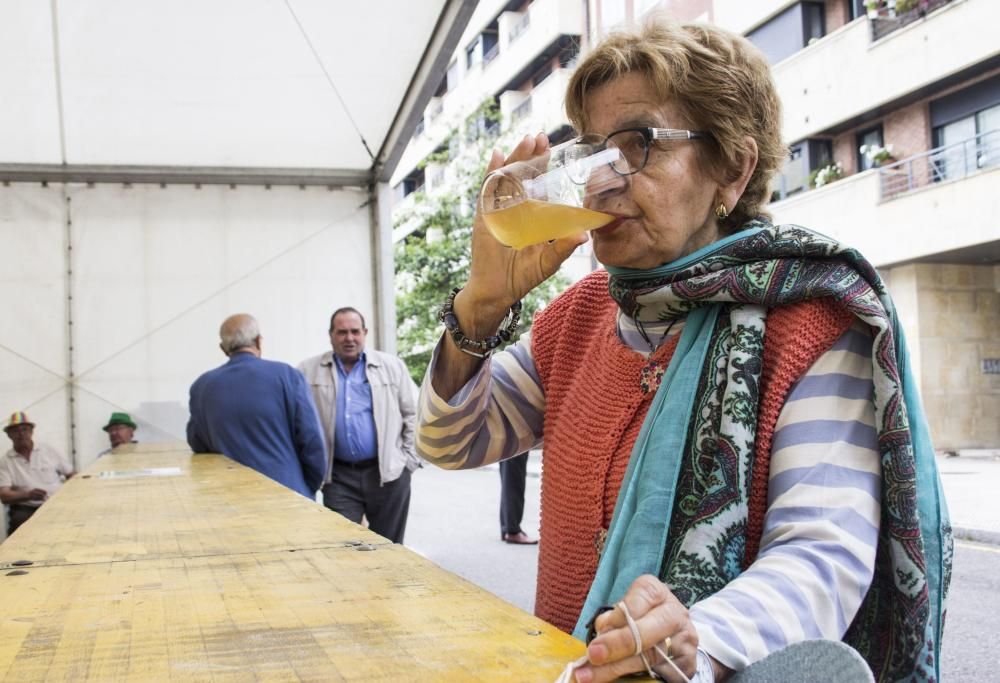 Espicha y charanga en las fiestas de Santa Filomena en Santullano