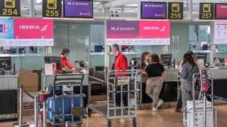 Iberia propone la salida de 1.727 trabajadores del 'handling' y crear una nueva empresa para el resto