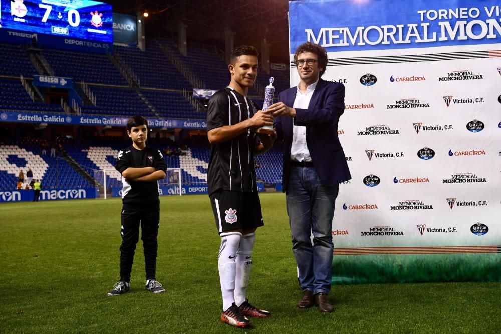 El Dépor golea al Corinthians en Riazor