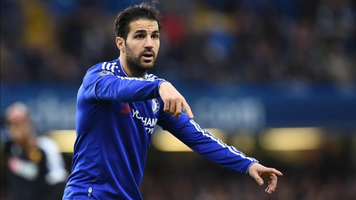 Cesc Fàbregas podría salir del Chelsea como cedido.