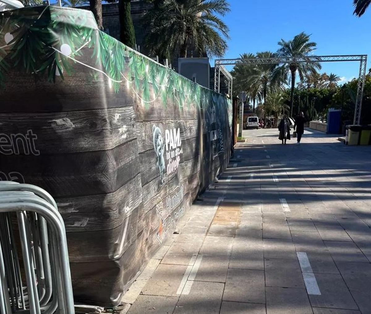 Noch ist der Weihnachtsmarkt auf dem Gelände des Sa-Feixina-Parks nicht vollständig aufgebaut