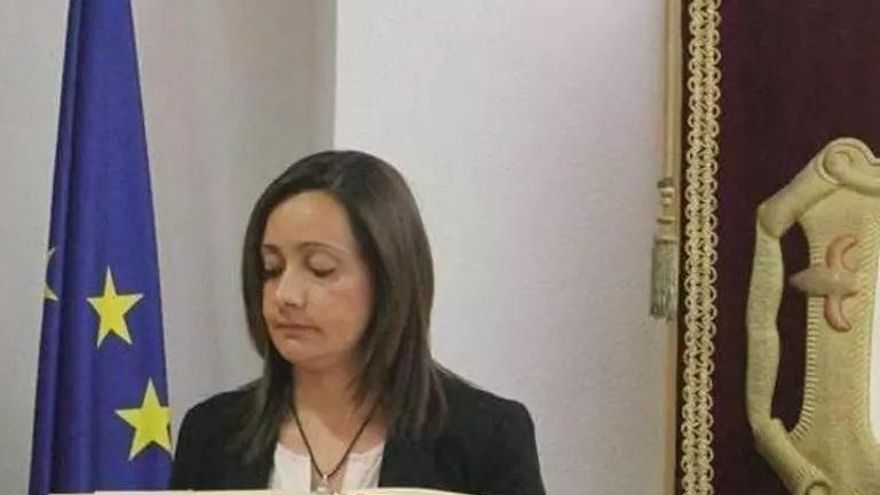 La jueza envía al banquillo a la exalcaldesa de Jerez de los Caballeros por fraccionar contratos públicos