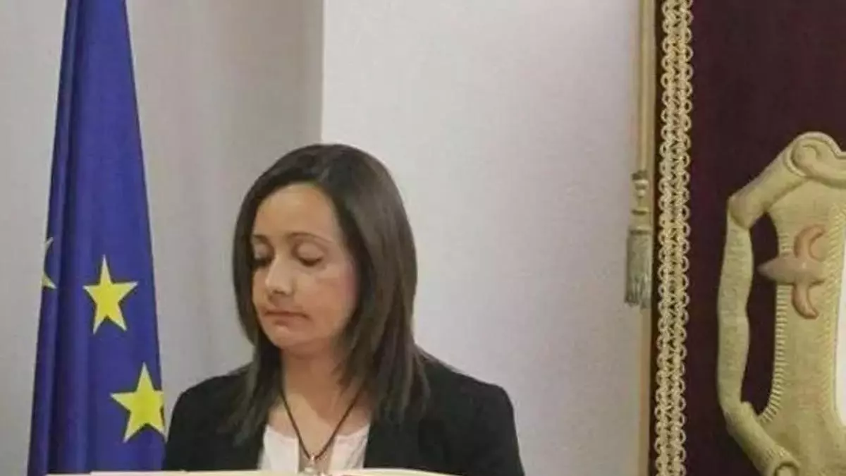 La jueza envía al banquillo a la exalcaldesa de Jerez de los Caballeros por fraccionar contratos públicos