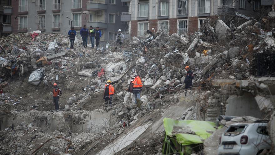 Los muertos en el terremoto de Turquía y Siria sobrepasan ya los 47.000
