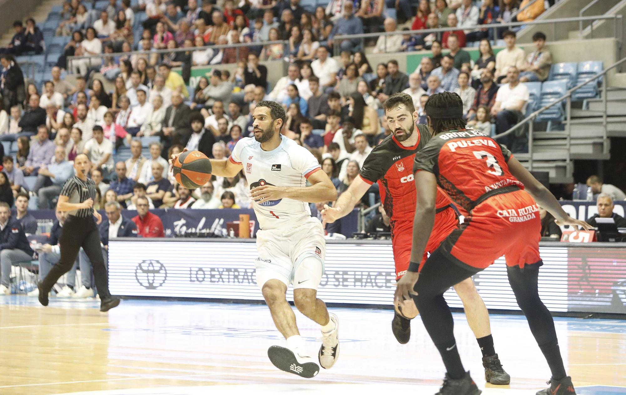 Monbus Obradoiro - Covirán Granada: las imágenes del partido