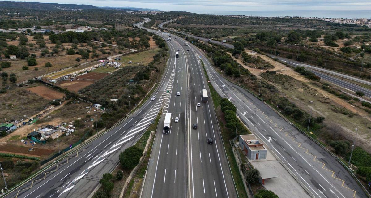 El continu augment del tràfic de mercaderies posa al límit l’AP-7