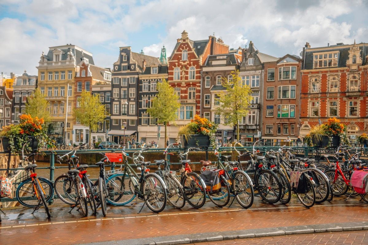 La vida se vive en bicicleta en Ámsterdam