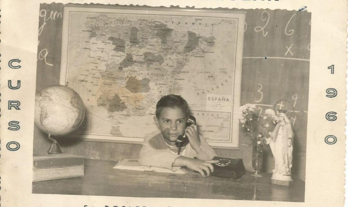 José  Miguel Martín en la Escuela de San Pedro, 1960. | | E.D.